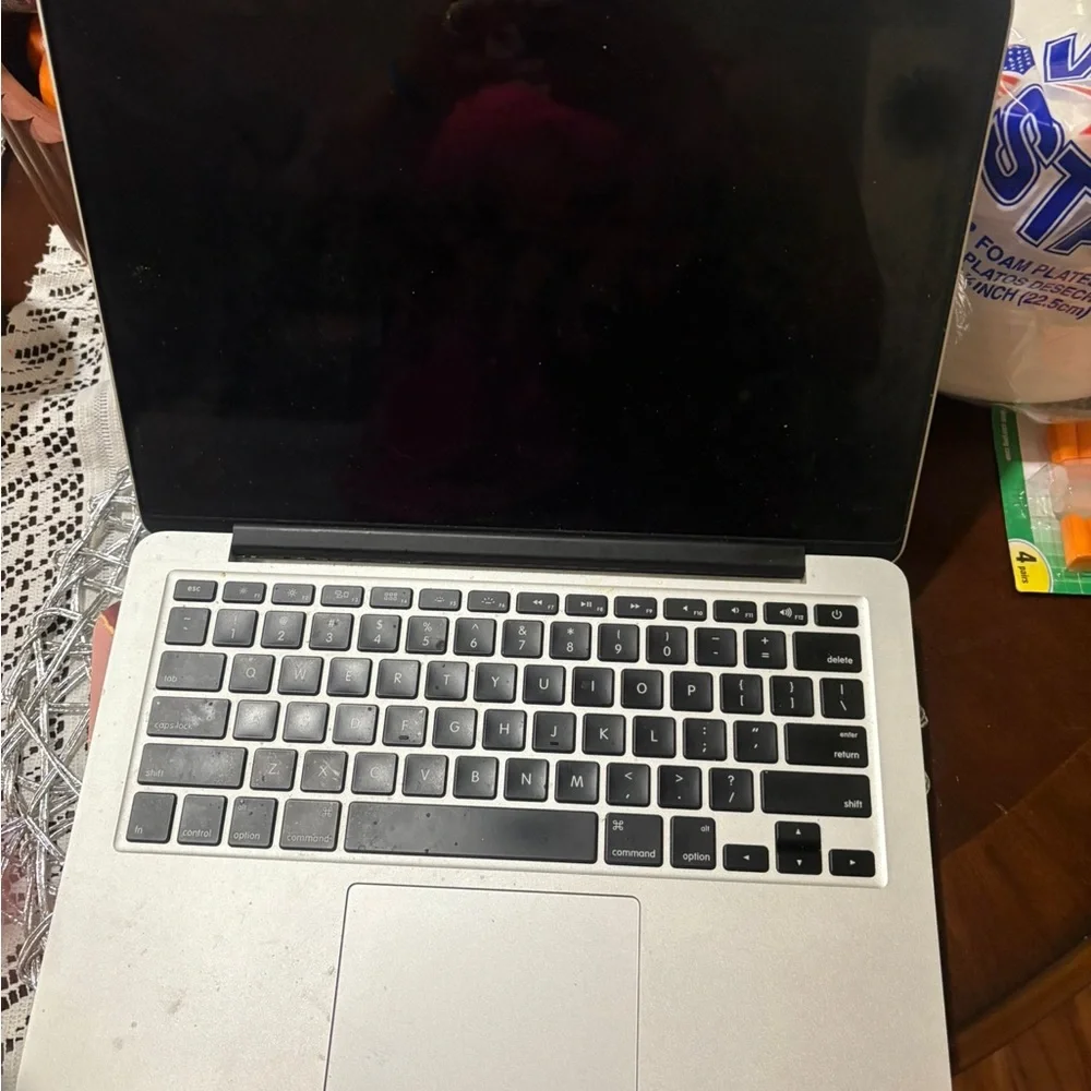 Apple MacBook in Sleek Silver